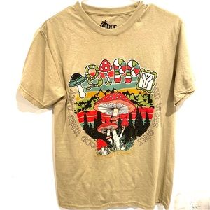 Short sleeve graphic Tee